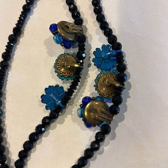 Elva Fields Triple Black Beaded Strand - (6) Turquoise Brooch Flowers Necklace - Picture 5 of 5